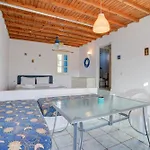 Апартаменты Cycladic Apt Near Mykonos Town Орнос